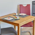 Henri Apartment *